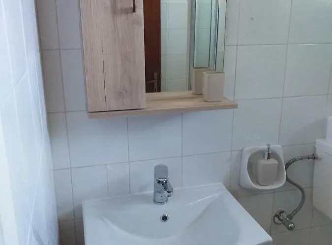 Sam΄s * 圣乔治斯